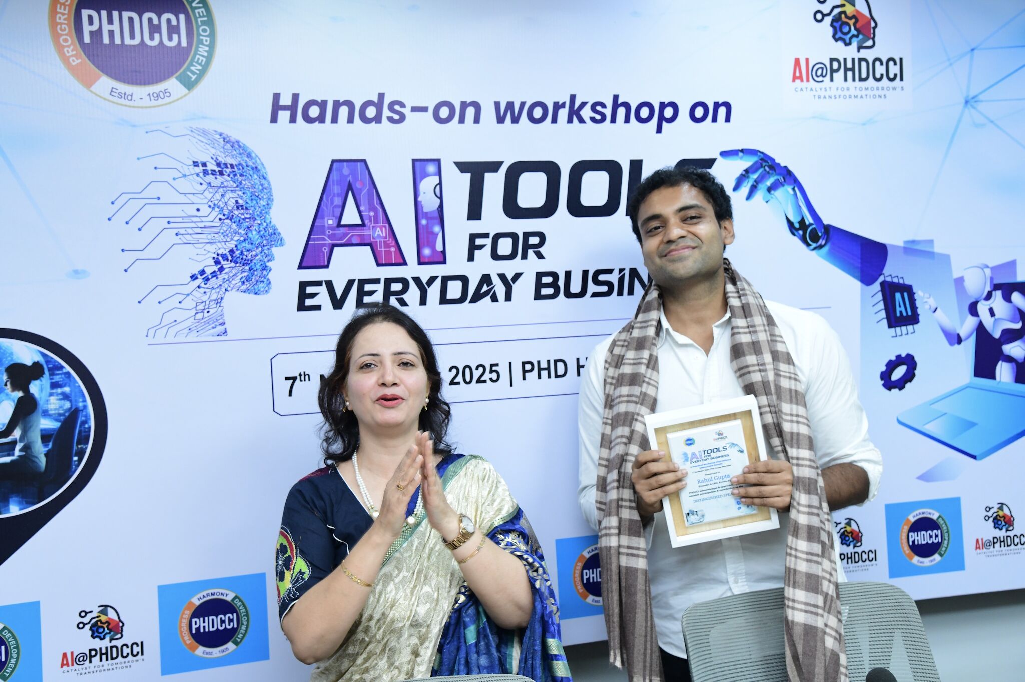 Rahul Gupta receiving certificate at PHD Chamber AI Workshop